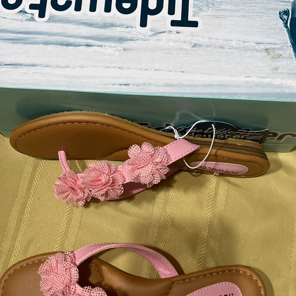 Tidewater pink flip flop, new - Picture 9 of 11
